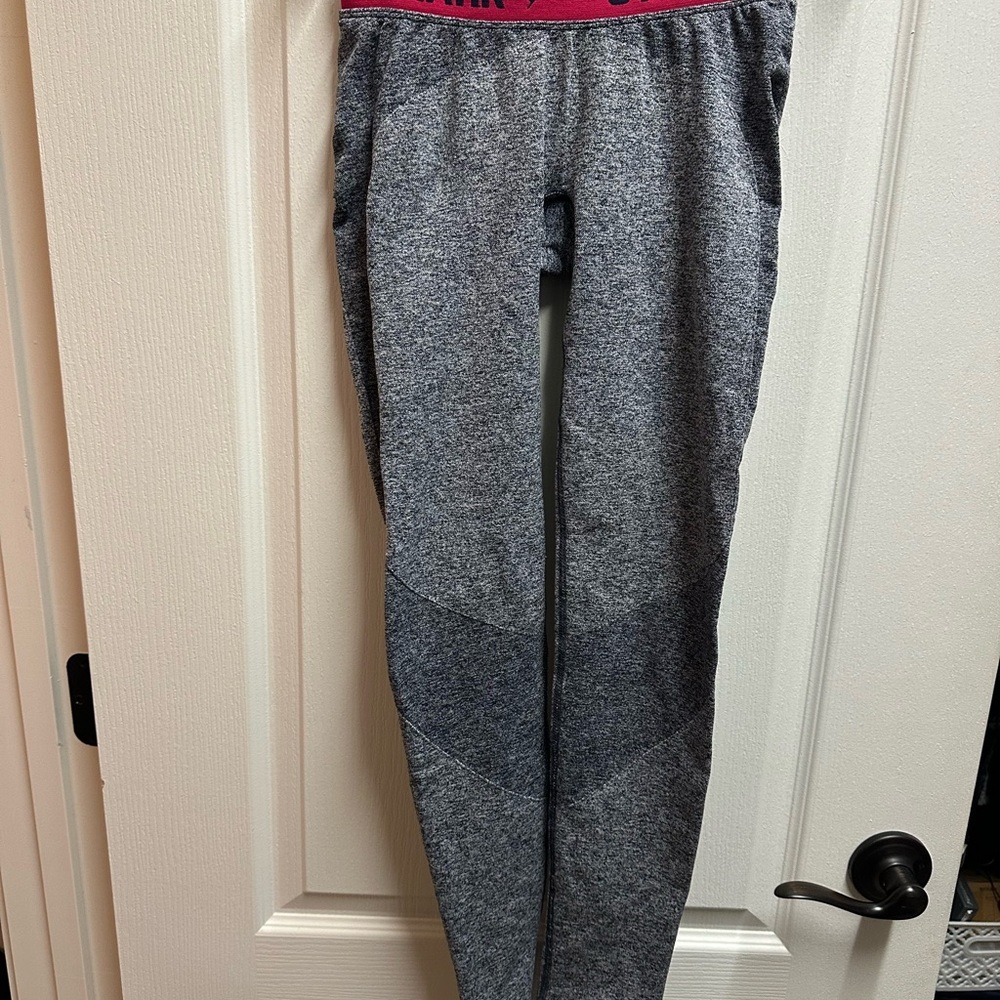 Gymshark women's Gray Leggings with Pink Waistband size XS/NWOT B39
